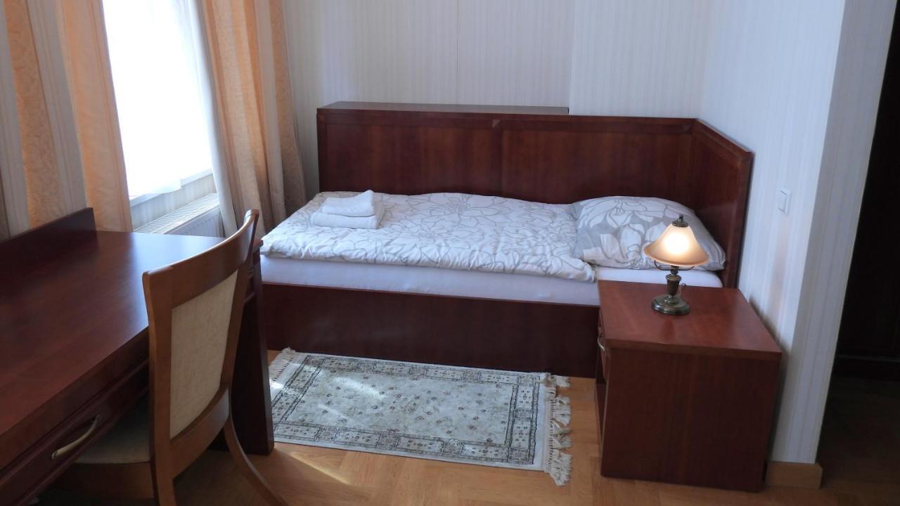 Frühstückspension Goscinne Palac W Balicach Instytut Zootechniki Pib *