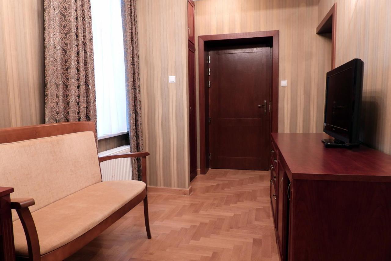 Frühstückspension Goscinne Palac W Balicach Instytut Zootechniki Pib