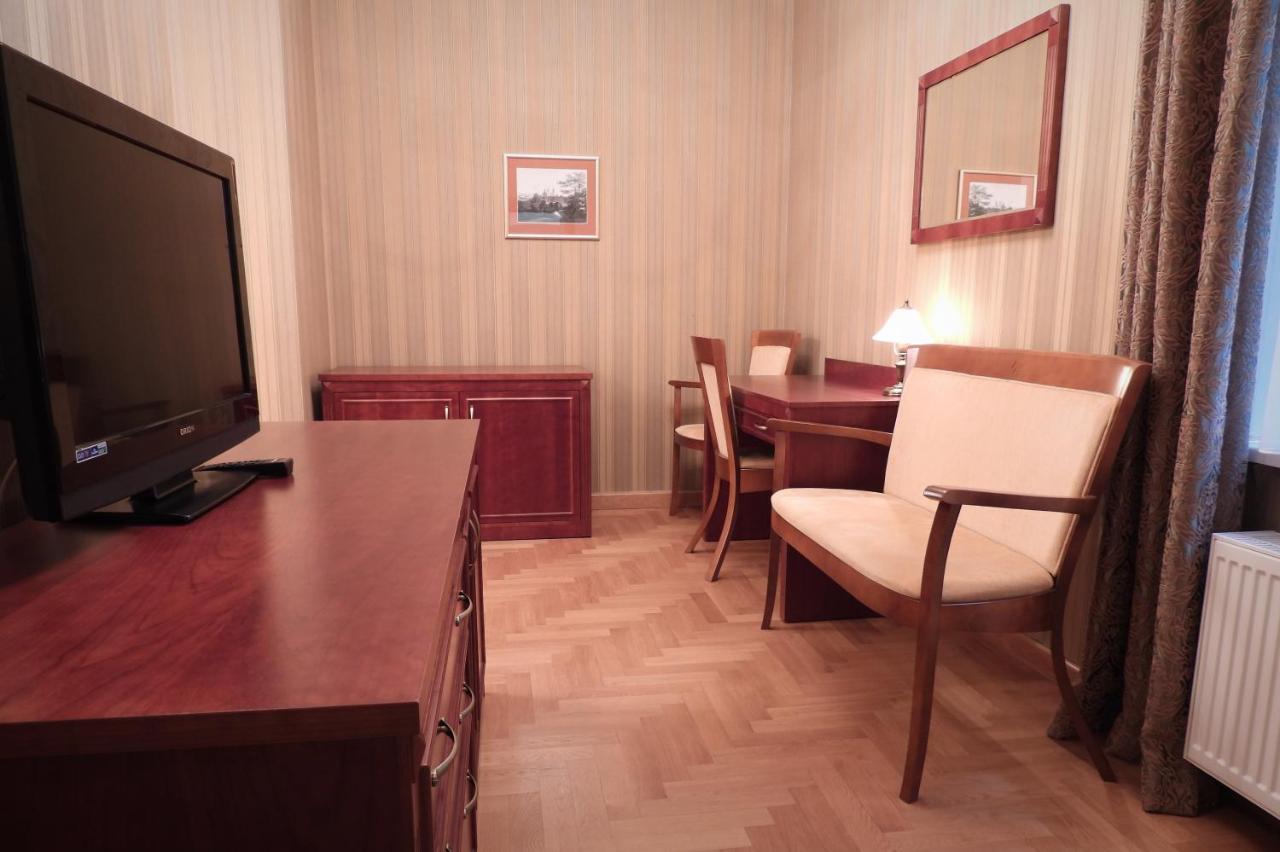 Goscinne Palac W Balicach Instytut Zootechniki Pib Frühstückspension *