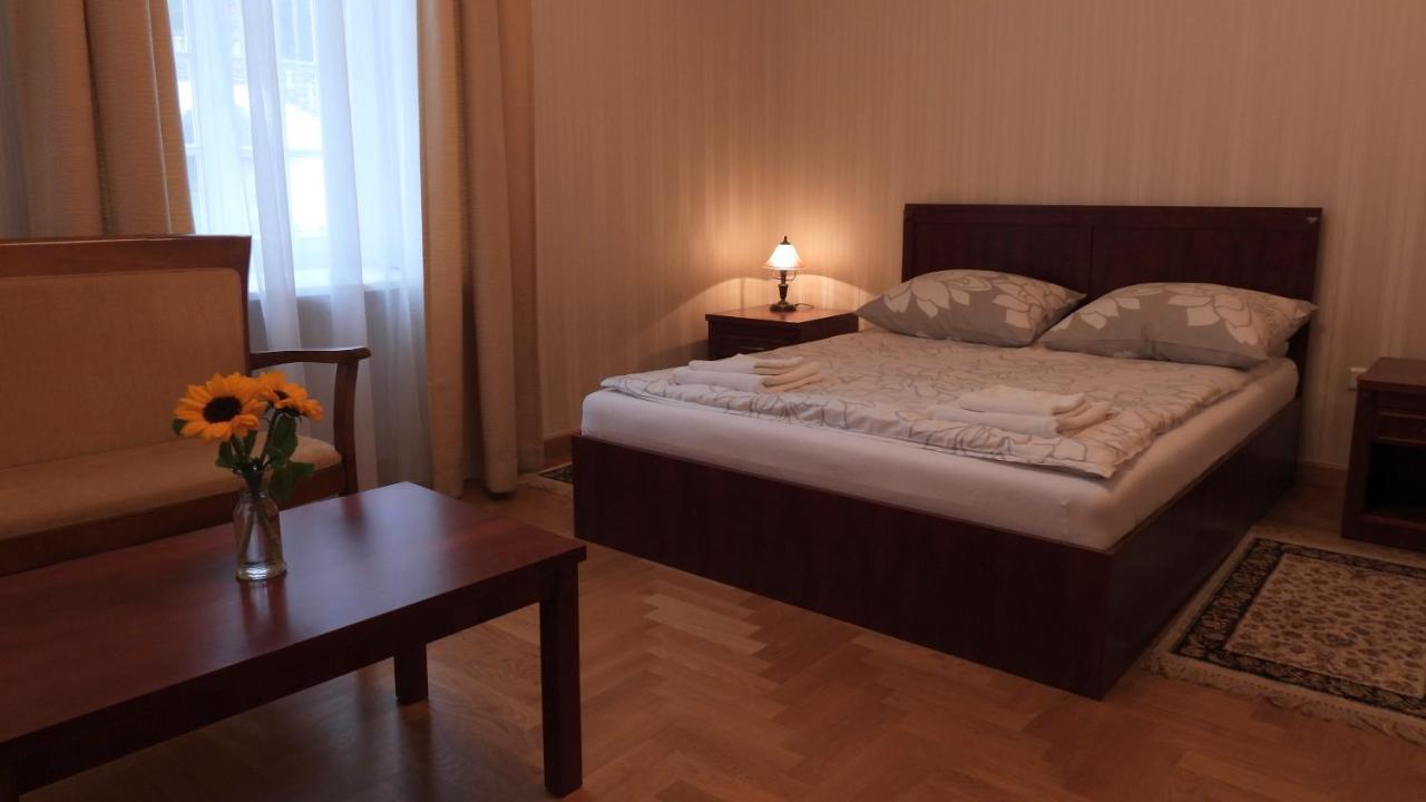 Frühstückspension Goscinne Palac W Balicach Instytut Zootechniki Pib Balice